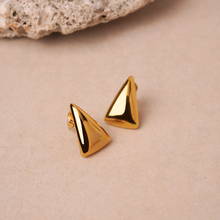 Load image into Gallery viewer, Pyramid Stud
