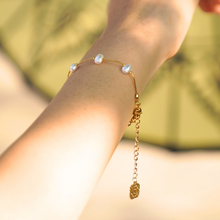 Load image into Gallery viewer, Pearlyn Bracelet
